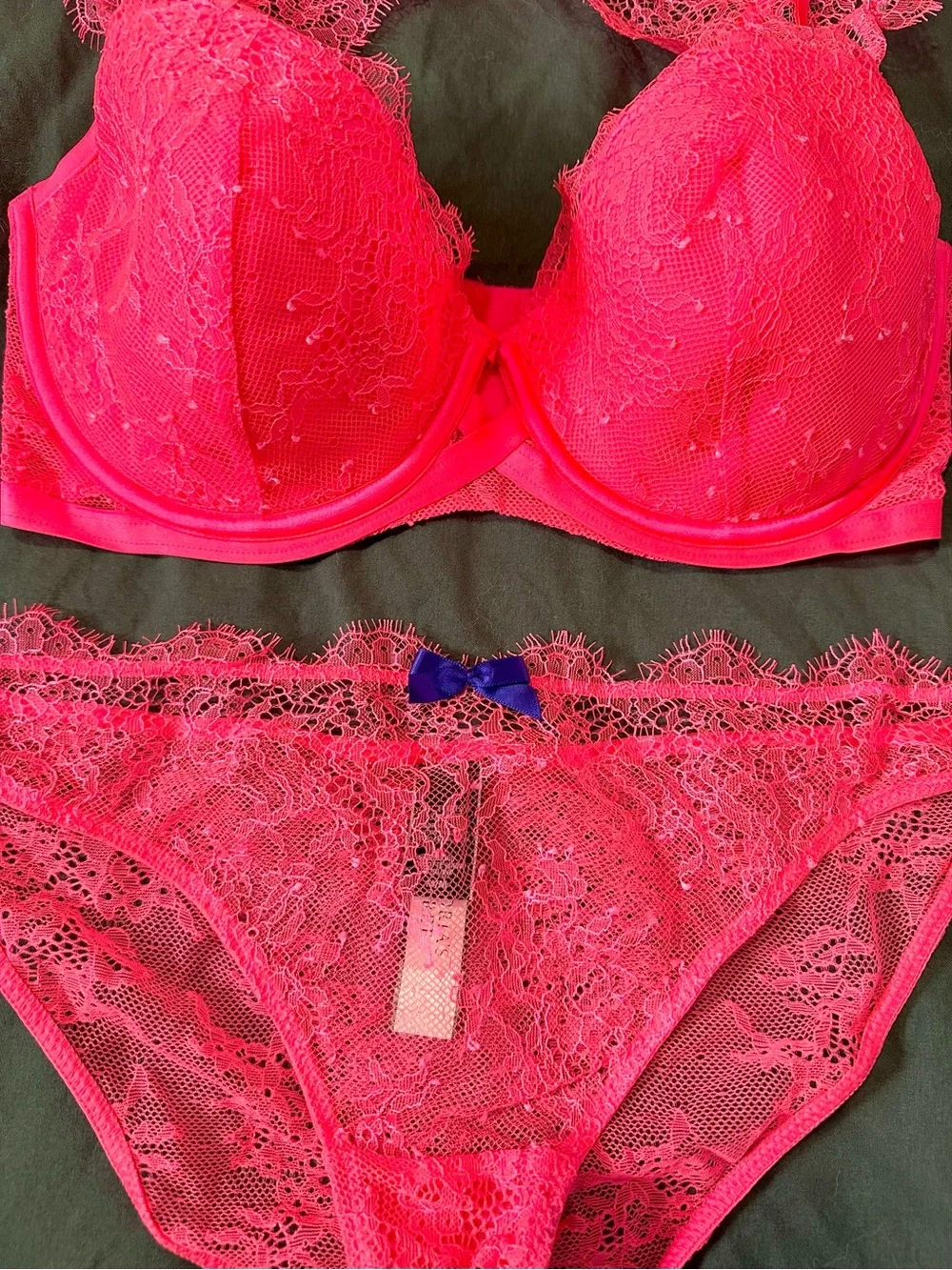 Victoria’s Secret Very Sexy Neon Pink Lace Bra & Panty Set 32DD Medium NWT Y2K - Picture 5 of 9